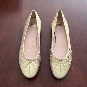 Women’s Coach Tara Flats